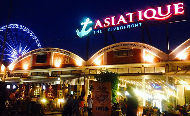 Shopping & Entertainment am Chao Phraya River: "Asiatique" Night Market
