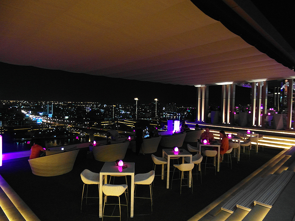 Thailand Lifestyle präsentiert: die Rooftop-Bar "Seen" @ Avani Riverside