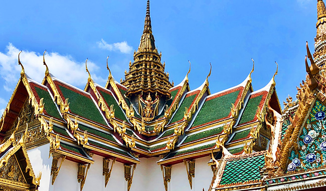 Thailand Lifestyle präsentiert: Grand Palace - Die 10 wichtigen Highlights. Hier: Dusit Throne Hall in Kreuz- bzw. T-Architektur