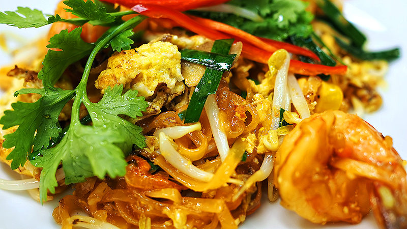 Street Food Spezialität: Nationalgericht Pad Thai im "Thip Samai Pad Thai"
