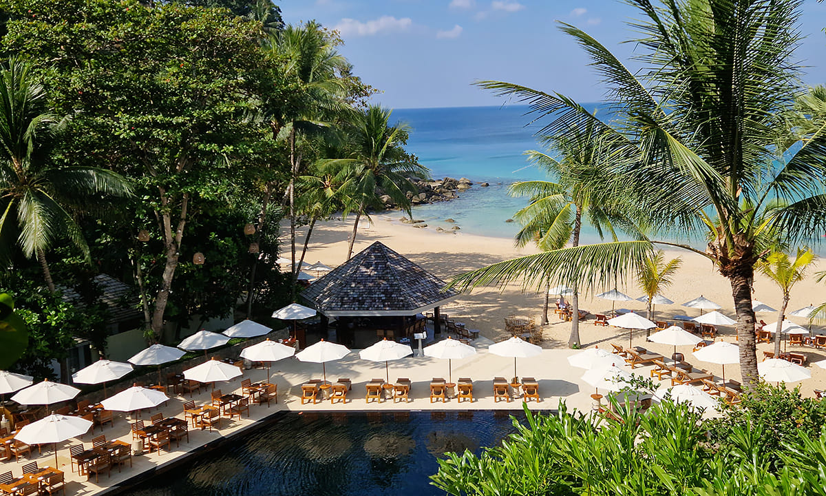 Pool- & Strandanlage des Surin Resorts. © Thailand-Lifestyle.com by Nathalie Gütermann 