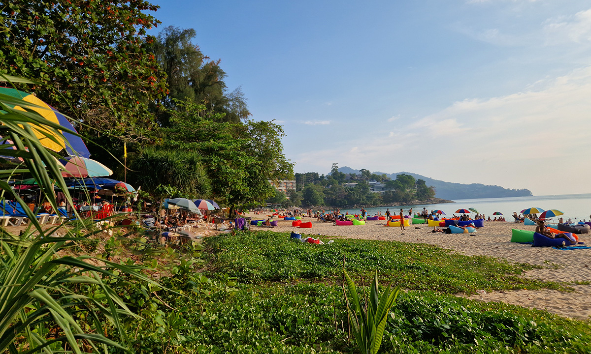 Der Surin Beach im Jahre 2023. © Thailand-Lifestyle.com by Nathalie Gütermann