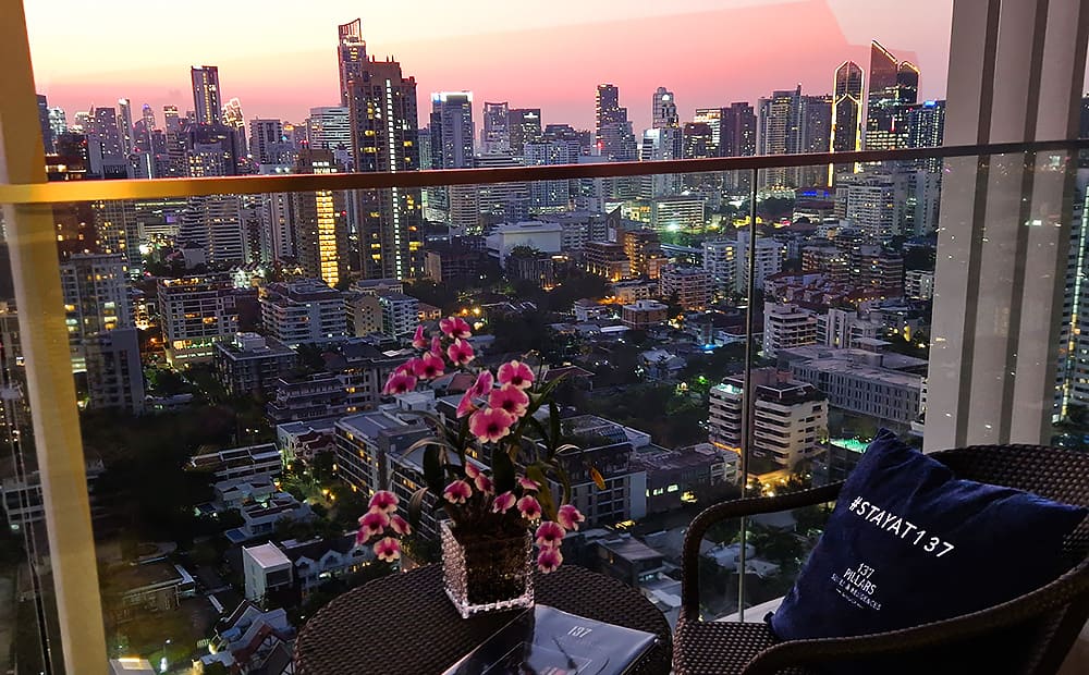 Balkon der Rattanakosin Suite im "137 Pillars Hotel". © Thailand-Lifestyle.com by Nathalie Gütermann 