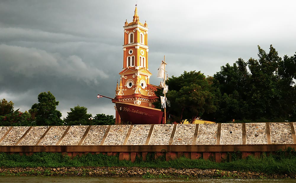 Katholische Kirche am Uferrand des Chao Phraya in Ayutthaya. Foto: © Thailand-Lifestyle.com by Nathalie Gütermann 