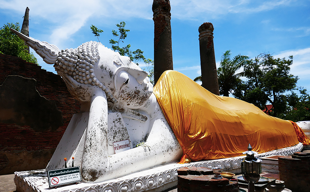 Liegender Buddha im Wat Yai Chai Mongkhon, Ayutthaya. Foto: © Thailand-Lifestyle.com by Nathalie Gütermann